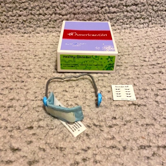 American Girl Healthy Smile Set - Picture 2 of 6